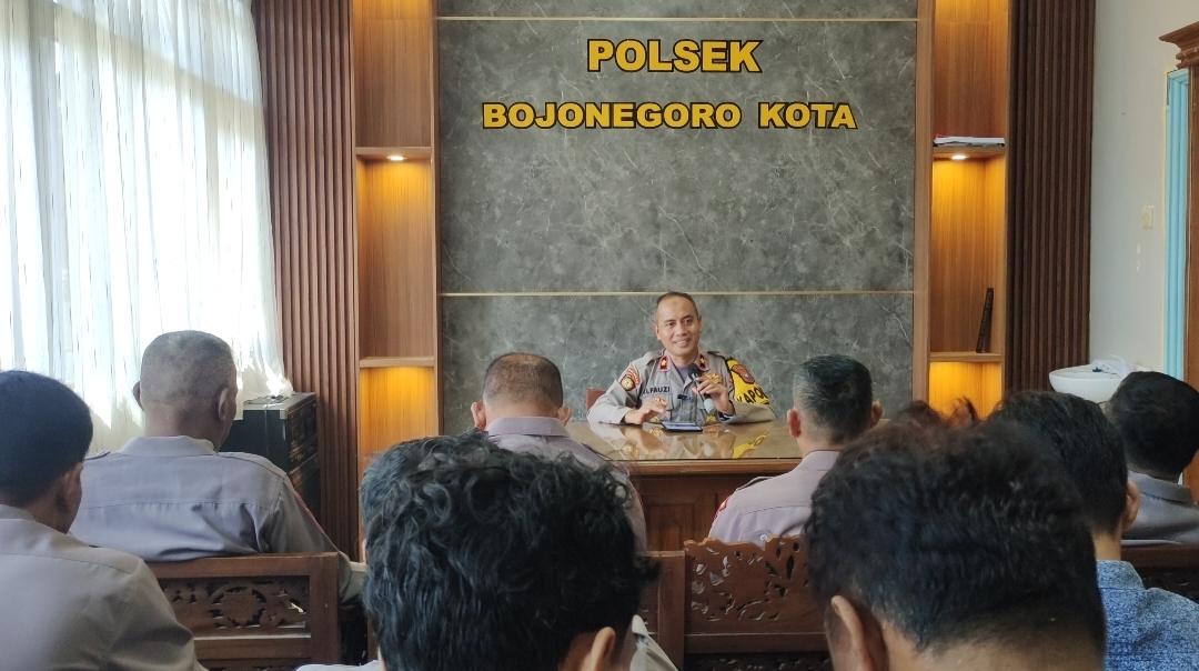 Kapolsek Bojonegoro Kota Berikan Penguatan Tata Nilai, Integritas, dan Anti Korupsi kepada Anggota