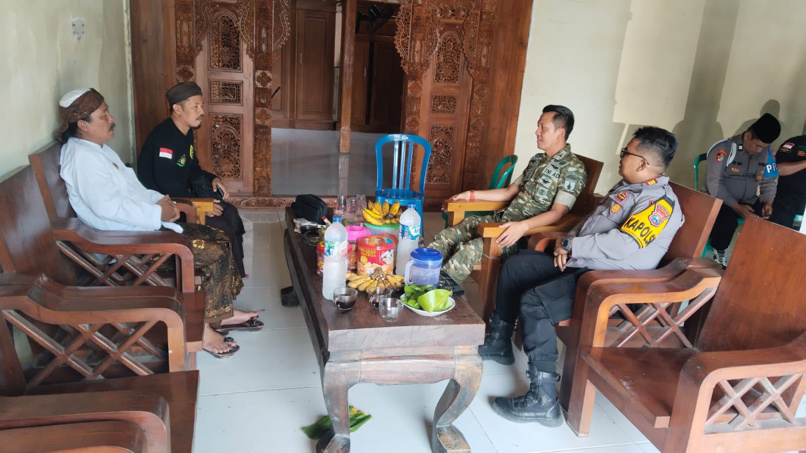 Kapolsek Malo laksanakan sambang dengan Masyarakat kopi berikan himbauan kamtibmas