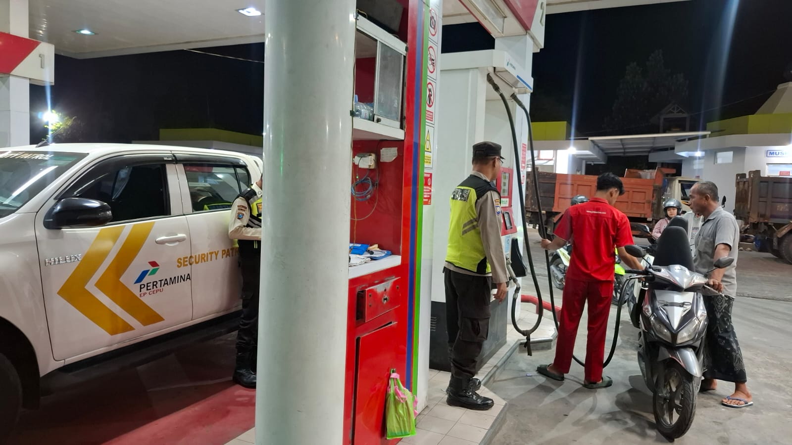 Patroli dialogis sapa Malam Polsek Gayam antisipasi gangguan Kamtibmas
