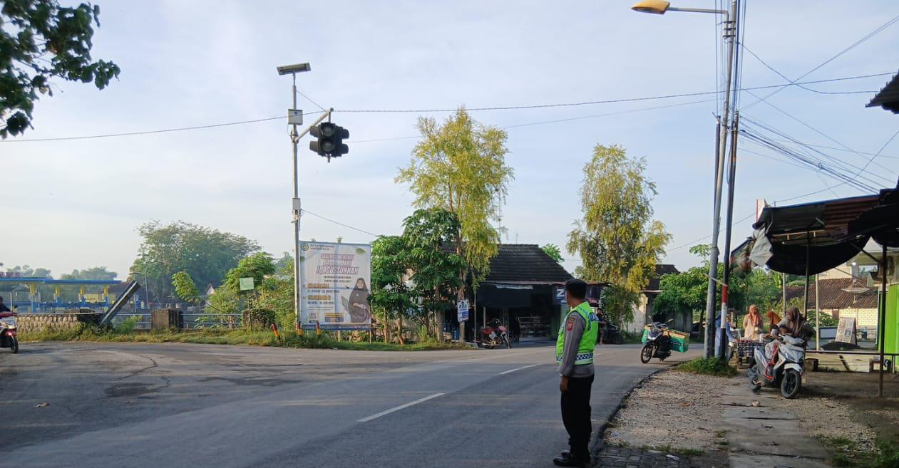 Piket jaga Polsek Sukosewu laksanakan sapa pagi