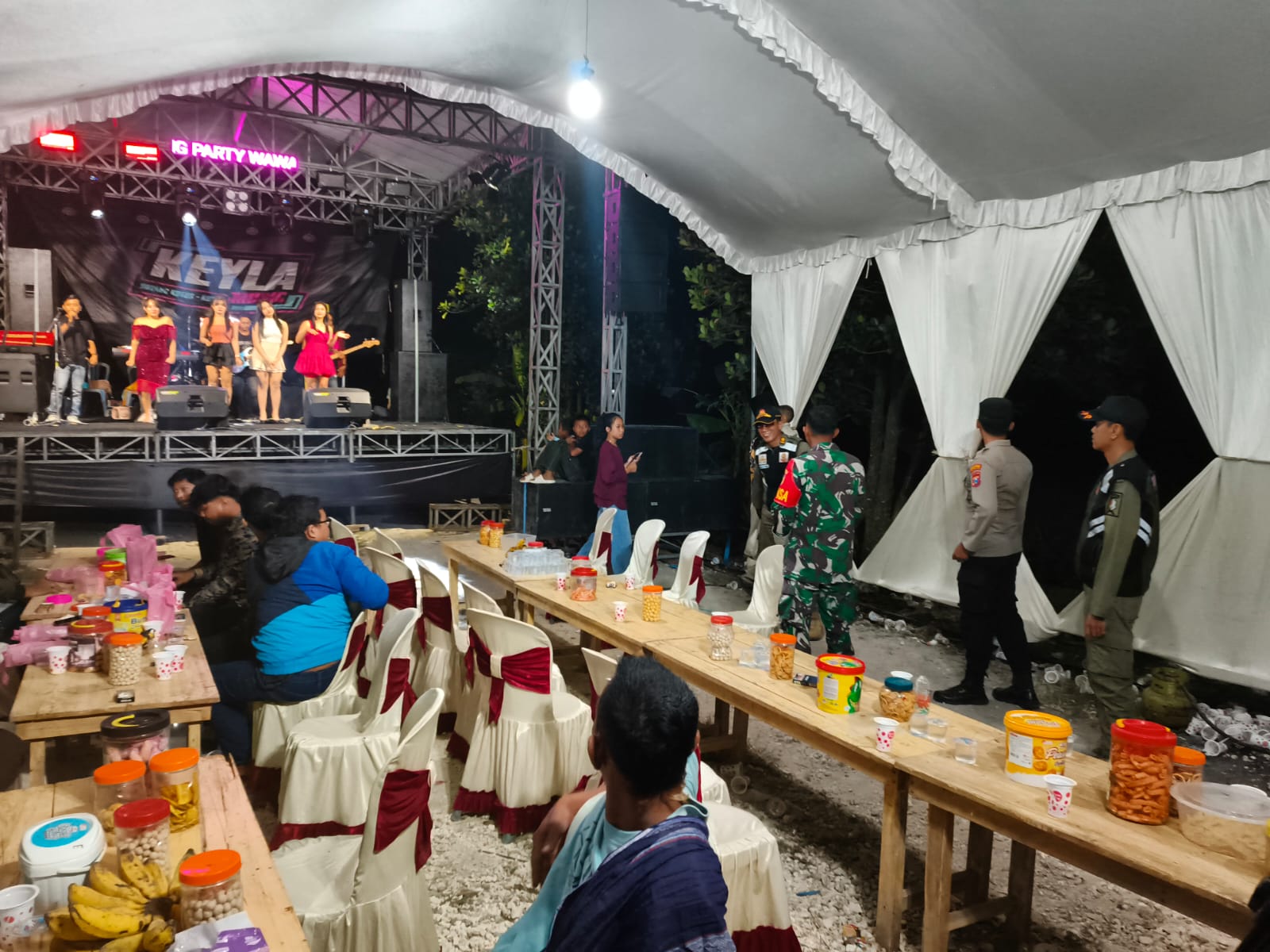 Anggota Polsek Bubulan Berikan Pengamanan Dalam Kegiatan Masyarakat