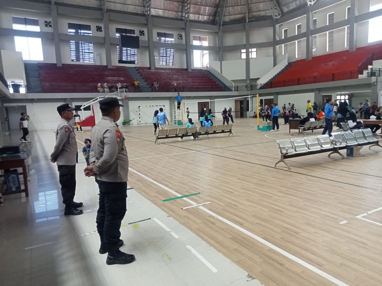 Polsek Dander Pengamanan Pertandingan Final Bola Voli GTK Sportfest 2026 Di GOR UTAMA Desa Ngumpakdalem