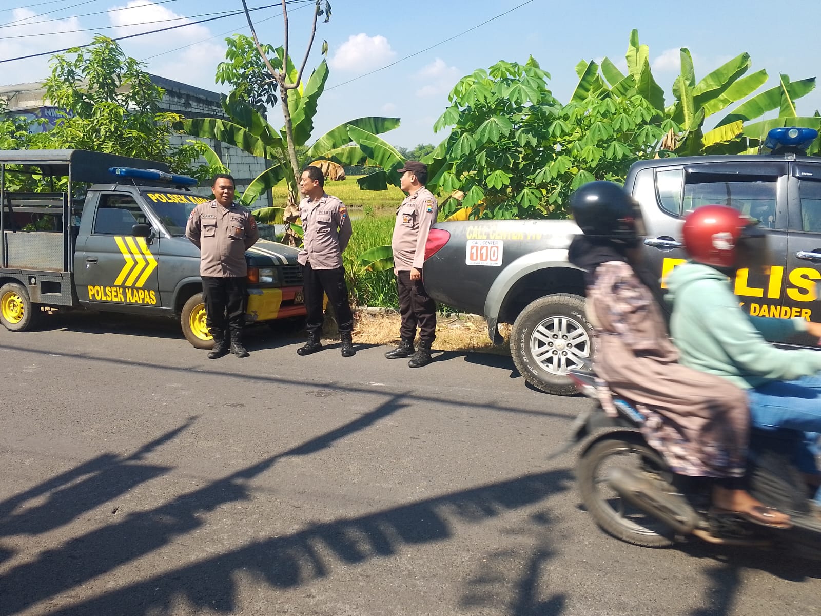 Antisipasi Akhir Pekan, Anggota Polsek Dander Melaksanakan Patroli Bersinggungan Dengan Polsek Kapas