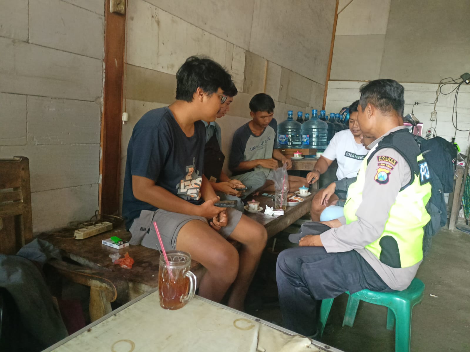 Kanit Binmas Polsek Margomulyo Giat Sambang dan Dialogis Dengan Warga Masyarakat.