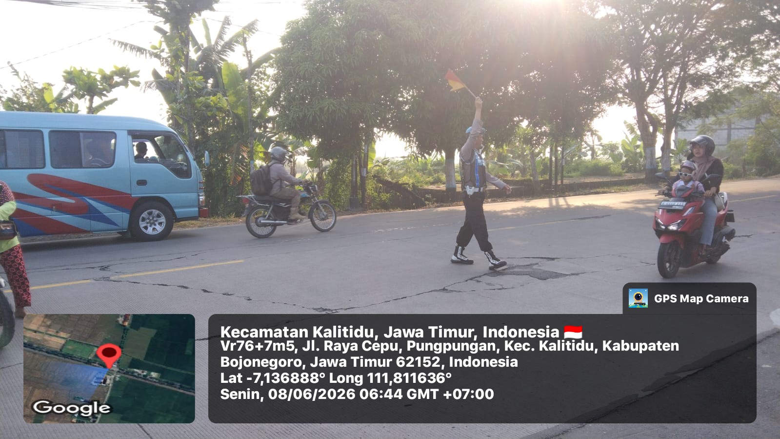 Tempatkan Anggota di Jalan, Polsek Kalitidu Antisipasi Kemacetan Arus Lalu Lintas